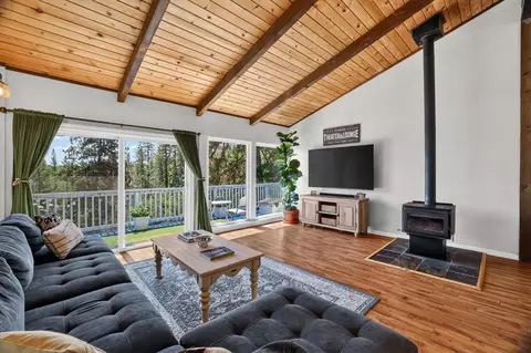 Living - 700 Sundance Pl, Applegate, CA 95703 photo 2 of 8