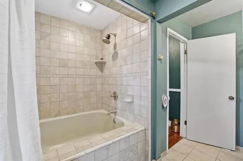 Bath - 700 Sundance Pl, Applegate, CA 95703 photo 3 of 4