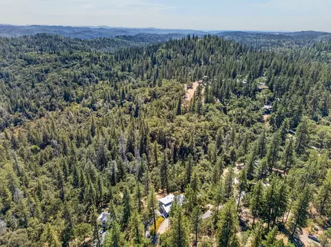 View/Area - 700 Sundance Pl, Applegate, CA 95703 photo 5 of 10