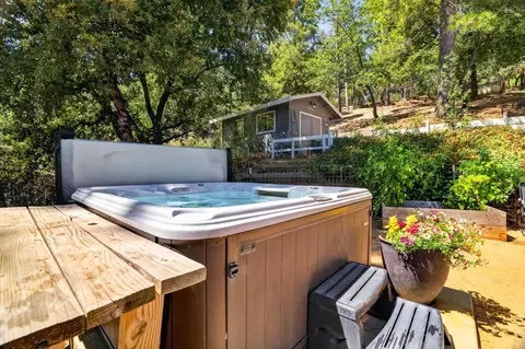 Exterior - 700 Sundance Pl, Applegate, CA 95703 photo 12 of 20