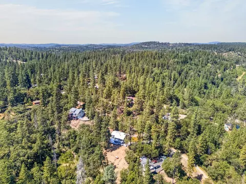 View/Area - 700 Sundance Pl, Applegate, CA 95703 photo 9 of 10