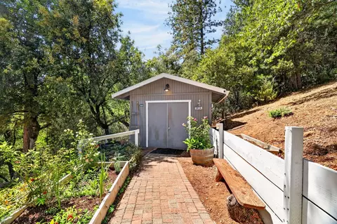 Exterior - 700 Sundance Pl, Applegate, CA 95703 photo 4 of 20