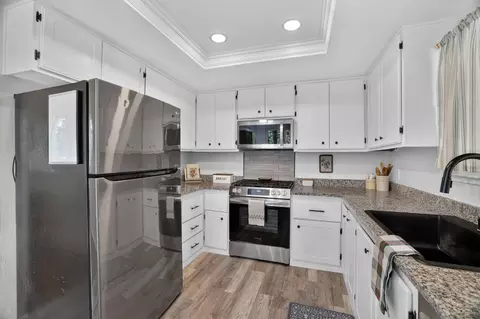 Kitchen - 700 Sundance Pl, Applegate, CA 95703 photo 2 of 4