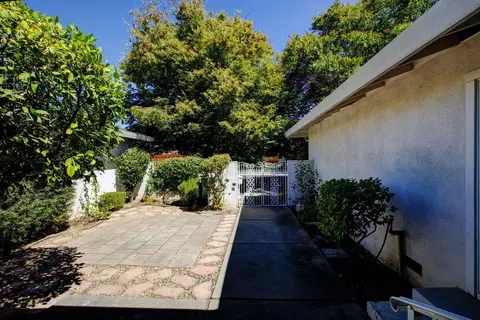 Exterior - 705 Leytonstone Ave, Modesto, CA 95355 photo 10 of 11