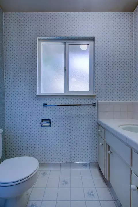 Bath - 705 Leytonstone Ave, Modesto, CA 95355 photo 1 of 3