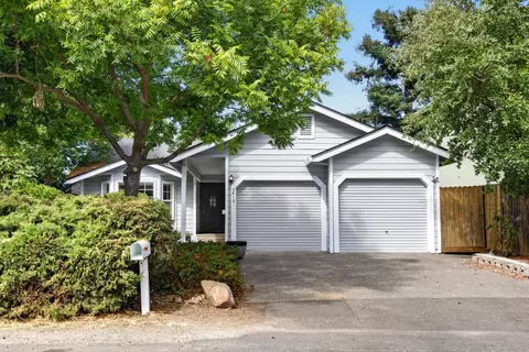Exterior - 3415 Hunter Ln, Carmichael, CA 95608 photo 2 of 9