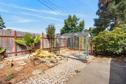 Exterior - 3415 Hunter Ln, Carmichael, CA 95608 photo 6 of 9