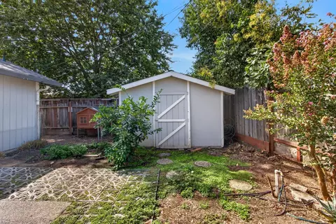 Exterior - 3415 Hunter Ln, Carmichael, CA 95608 photo 8 of 9
