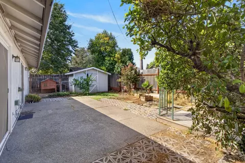 Exterior - 3415 Hunter Ln, Carmichael, CA 95608 photo 7 of 9