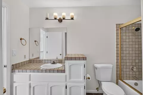 Bath - 3415 Hunter Ln, Carmichael, CA 95608 photo 3 of 7