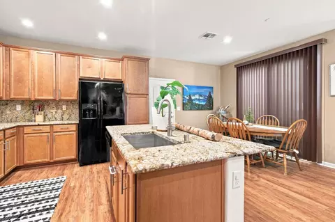 Kitchen - 1399 Windswept Cmn, Livermore, CA 94550 photo 4 of 7