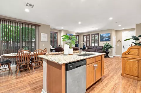 Kitchen - 1399 Windswept Cmn, Livermore, CA 94550 photo 5 of 7