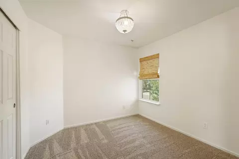 Bedroom - 2588 Sequoia St, Lodi, CA 95242 photo 4 of 8