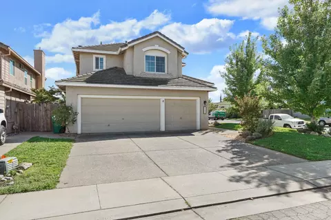 Exterior - 2588 Sequoia St, Lodi, CA 95242 photo 4 of 9