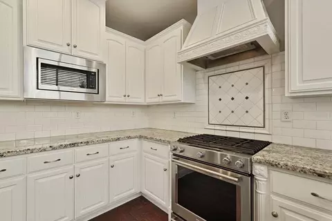 Kitchen - 2588 Sequoia St, Lodi, CA 95242 photo 5 of 6