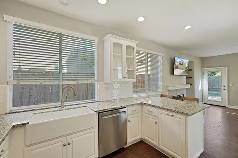 Kitchen - 2588 Sequoia St, Lodi, CA 95242 photo 4 of 6