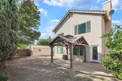 Exterior - 2588 Sequoia St, Lodi, CA 95242 photo 7 of 9