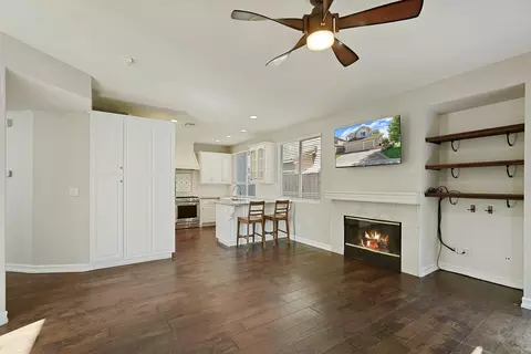 Living - 2588 Sequoia St, Lodi, CA 95242 photo 3 of 4