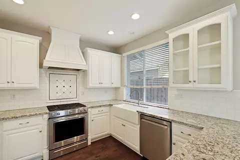 Kitchen - 2588 Sequoia St, Lodi, CA 95242 photo 3 of 6