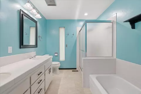 Bath - 6775 Ridgeway Dr, Pollock Pines, CA 95726 photo 2 of 3
