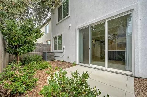 Exterior - 8935 Fair Oaks Blvd, Carmichael, CA 95608 photo 7 of 8