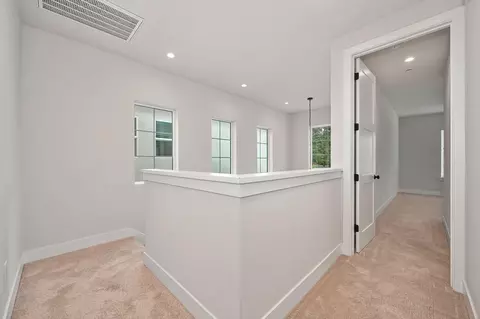 Entry Way - 8935 Fair Oaks Blvd, Carmichael, CA 95608 photo 5 of 8