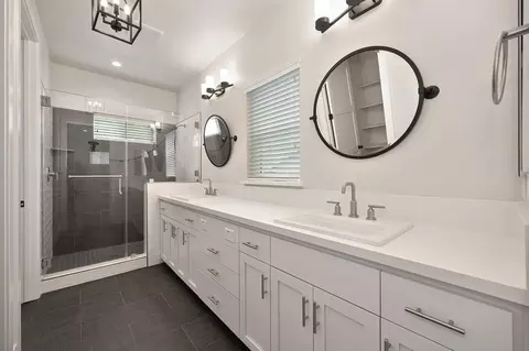 Bath - 8935 Fair Oaks Blvd, Carmichael, CA 95608 photo 4 of 5