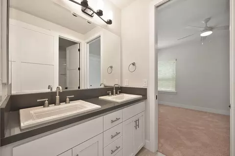Bath - 8935 Fair Oaks Blvd, Carmichael, CA 95608 photo 2 of 5