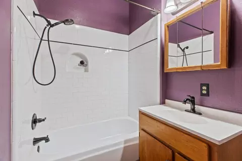 Bath - 537 Melrose St, Modesto, CA 95354 photo 1 of 1