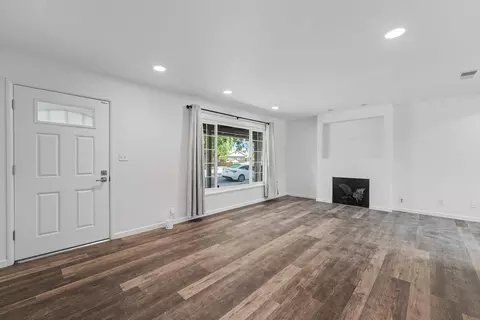 Living - 1701 College Ave, Modesto, CA 95350 photo 2 of 4