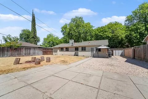 Exterior - 1701 College Ave, Modesto, CA 95350 photo 10 of 10