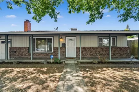 Exterior - 1701 College Ave, Modesto, CA 95350 photo 3 of 10