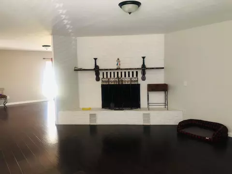 Living - 1010 E D St, Oakdale, CA 95361 photo 1 of 2