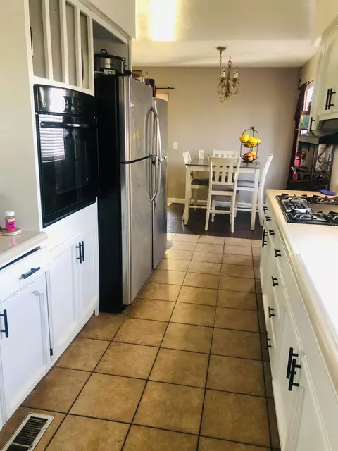 Kitchen - 1010 E D St, Oakdale, CA 95361 photo 1 of 1