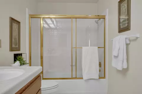 Bath - 2071 N Daubenberger Rd, Turlock, CA 95382 photo 2 of 4