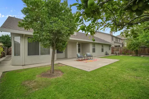 Exterior - 2071 N Daubenberger Rd, Turlock, CA 95382 photo 5 of 6