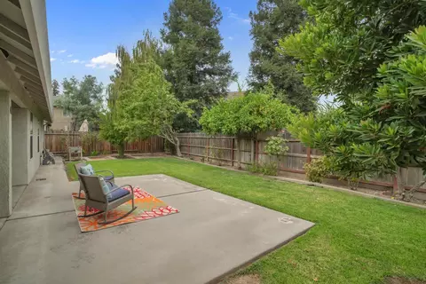 Exterior - 2071 N Daubenberger Rd, Turlock, CA 95382 photo 4 of 6