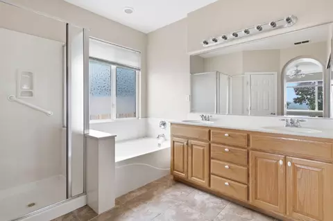 Bath - 936 Ponderosa St, Jackson, CA 95642 photo 2 of 3