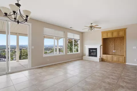 Living - 936 Ponderosa St, Jackson, CA 95642 photo 3 of 7