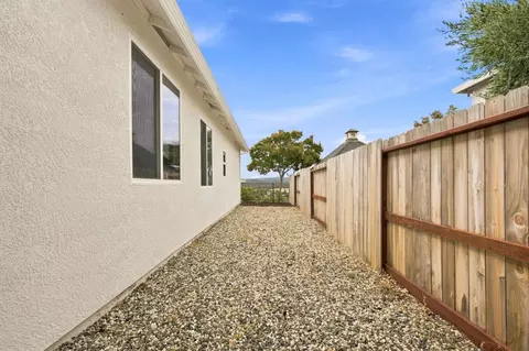 Exterior - 936 Ponderosa St, Jackson, CA 95642 photo 6 of 8