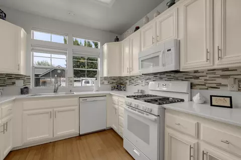 Kitchen - 2650 Nicklaus Dr, Turlock, CA 95382 photo 2 of 3