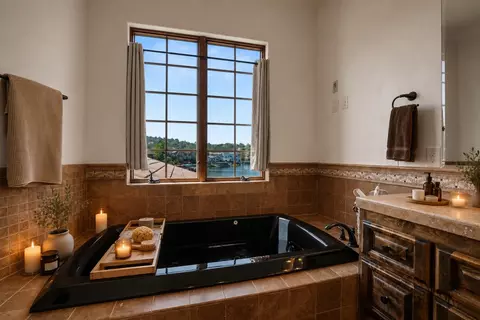 Bath - 113 Waterfront Ct, Copperopolis, CA 95228 photo 3 of 8