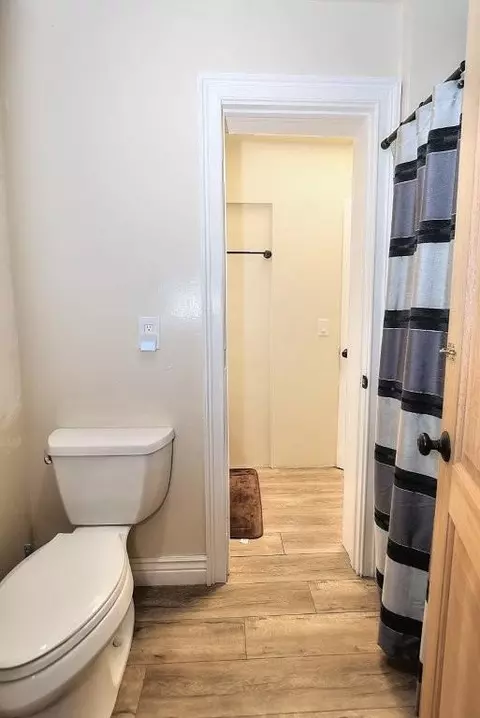 Bath - 4235 Rio Monte Ct, Carmichael, CA 95608 photo 7 of 9