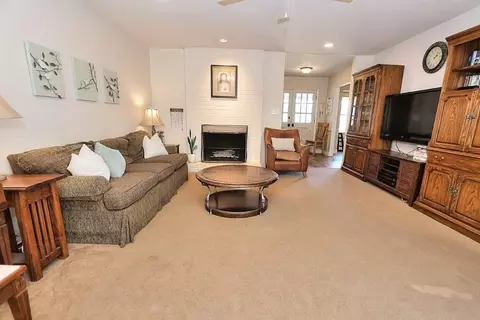 Living - 4235 Rio Monte Ct, Carmichael, CA 95608 photo 3 of 3