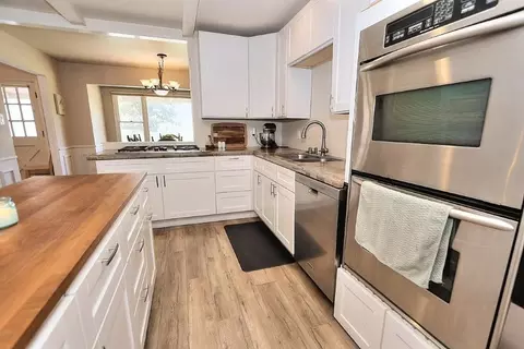 Kitchen - 4235 Rio Monte Ct, Carmichael, CA 95608 photo 9 of 12
