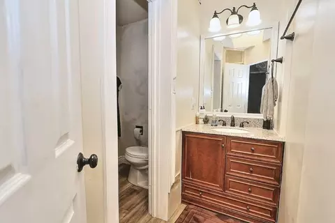 Bath - 4235 Rio Monte Ct, Carmichael, CA 95608 photo 8 of 9