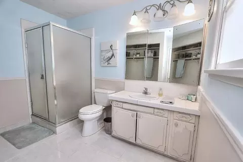 Bath - 4235 Rio Monte Ct, Carmichael, CA 95608 photo 5 of 9