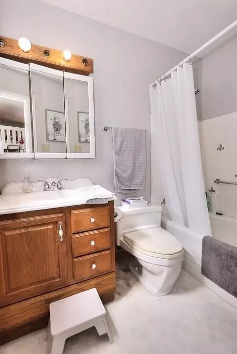 Bath - 4235 Rio Monte Ct, Carmichael, CA 95608 photo 1 of 9