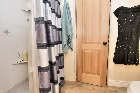 Bath - 4235 Rio Monte Ct, Carmichael, CA 95608 photo 9 of 9