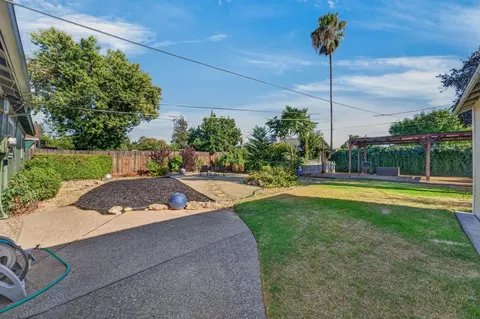3708 Merrily Way, Sacramento, CA 95821